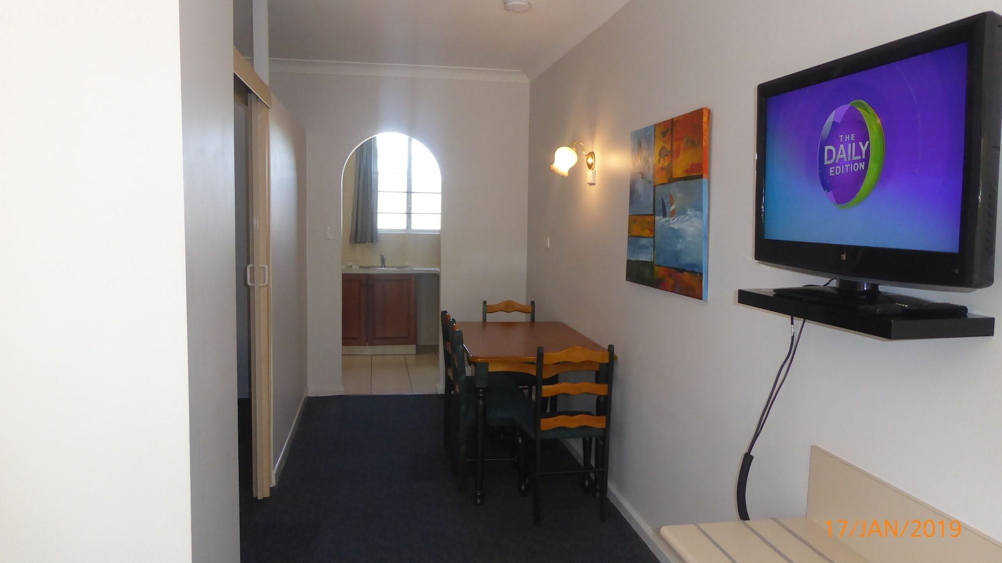 Tower Court Motel - Adults Only Haven Hervey Bay Ngoại thất bức ảnh