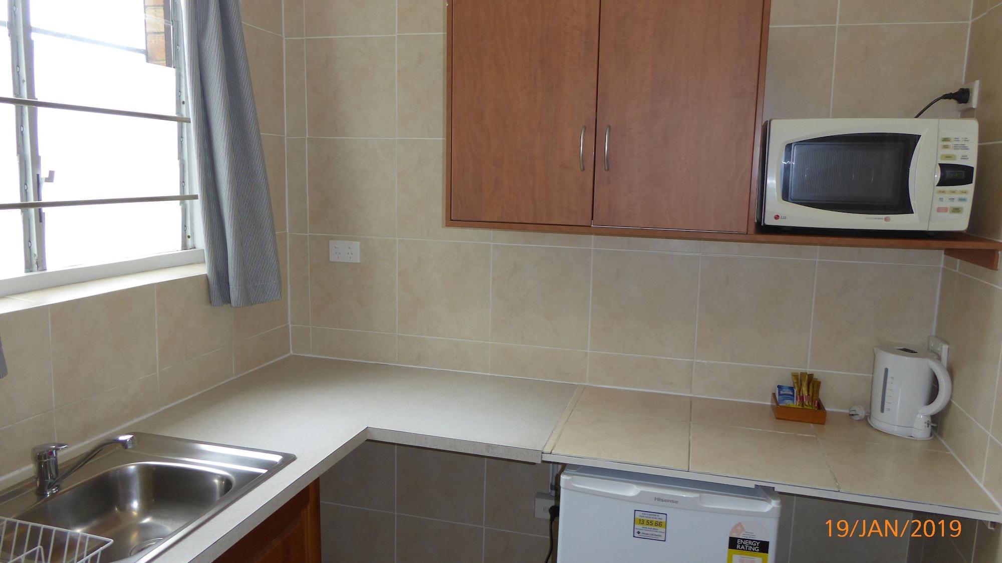 Tower Court Motel - Adults Only Haven Hervey Bay Ngoại thất bức ảnh
