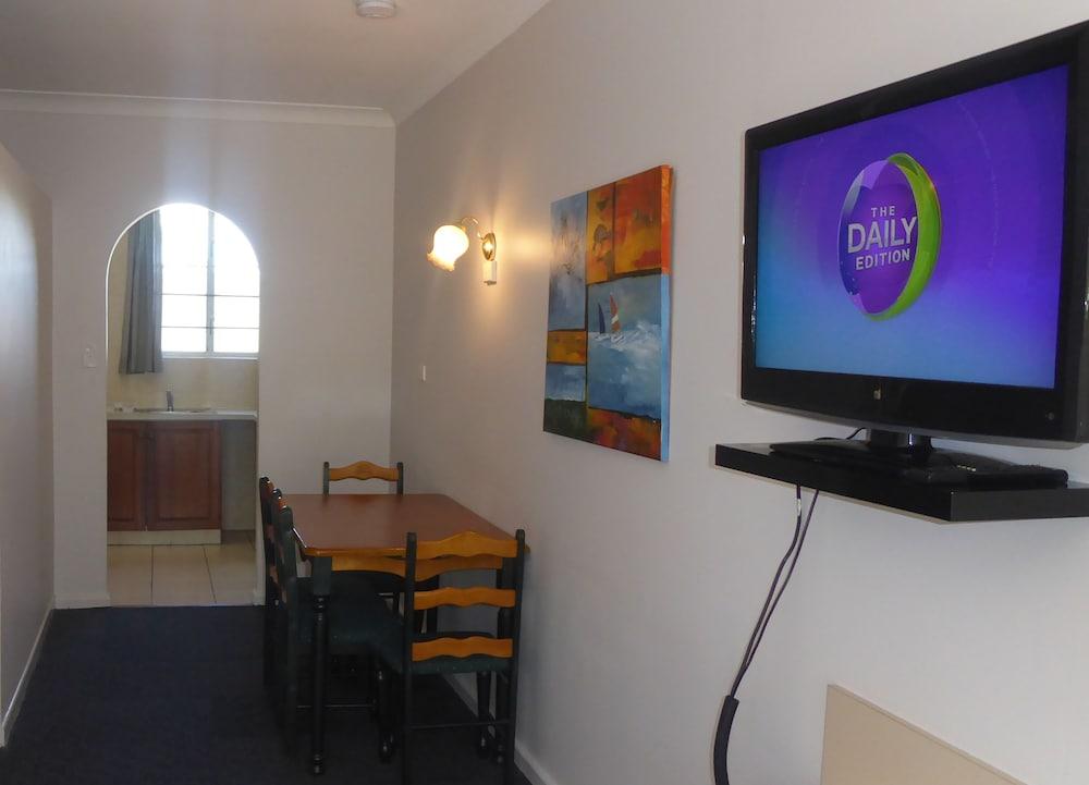 Tower Court Motel - Adults Only Haven Hervey Bay Ngoại thất bức ảnh