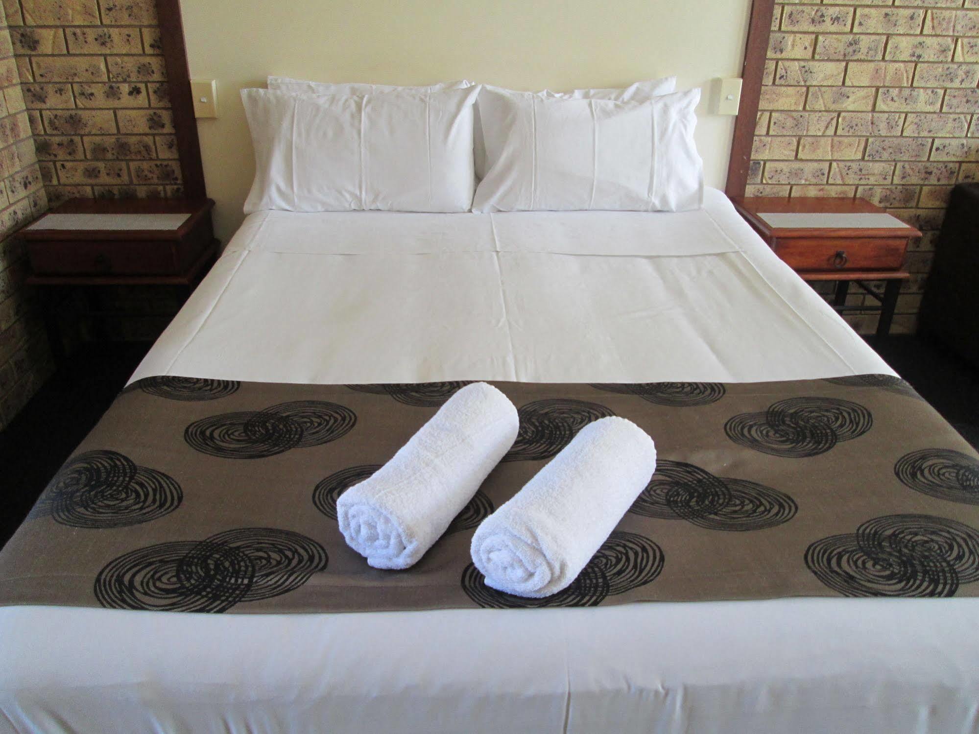Tower Court Motel - Adults Only Haven Hervey Bay Ngoại thất bức ảnh