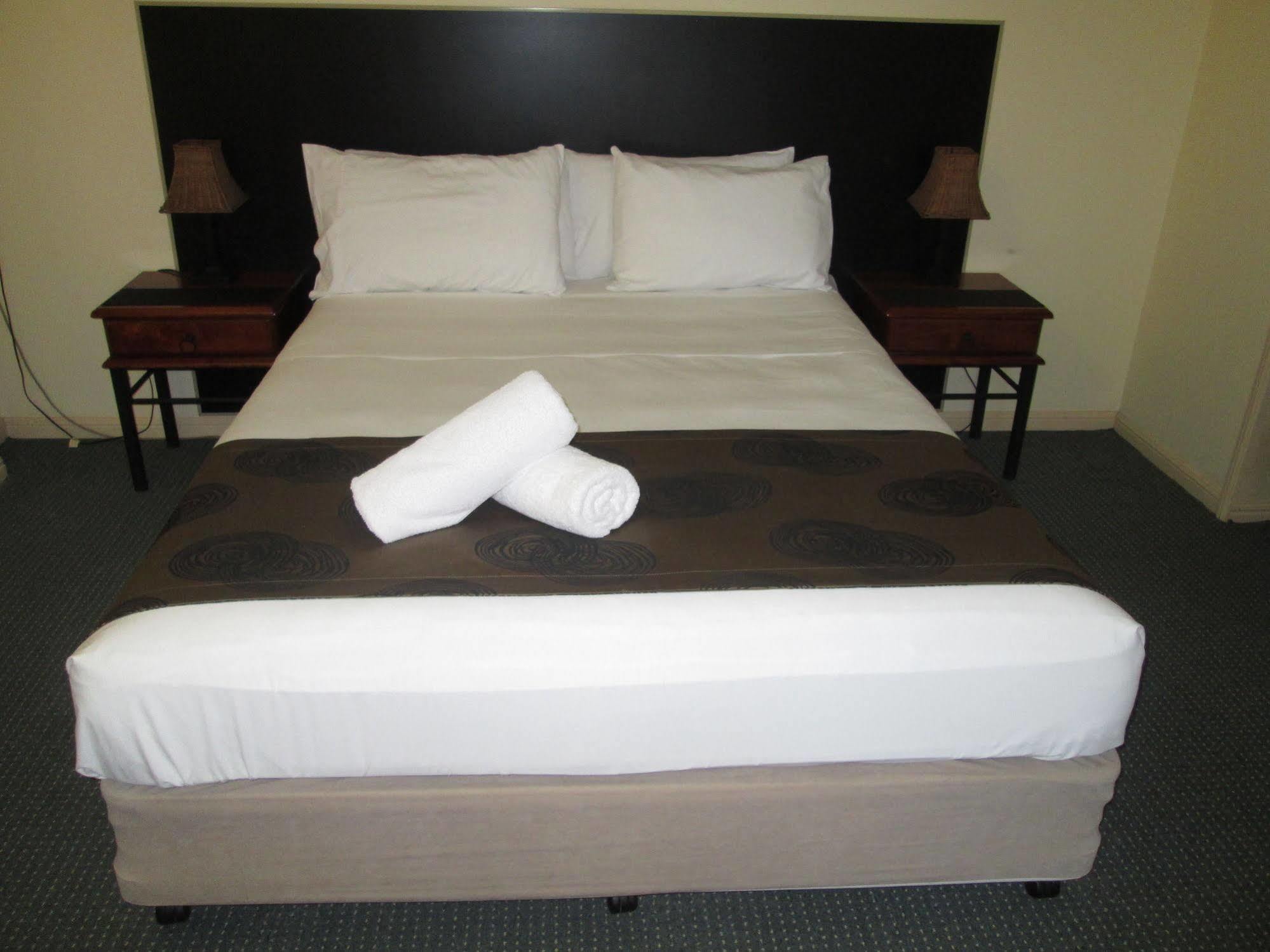 Tower Court Motel - Adults Only Haven Hervey Bay Ngoại thất bức ảnh