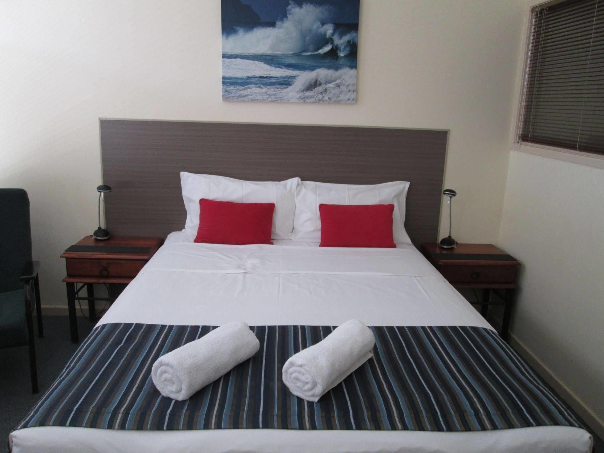 Tower Court Motel - Adults Only Haven Hervey Bay Ngoại thất bức ảnh