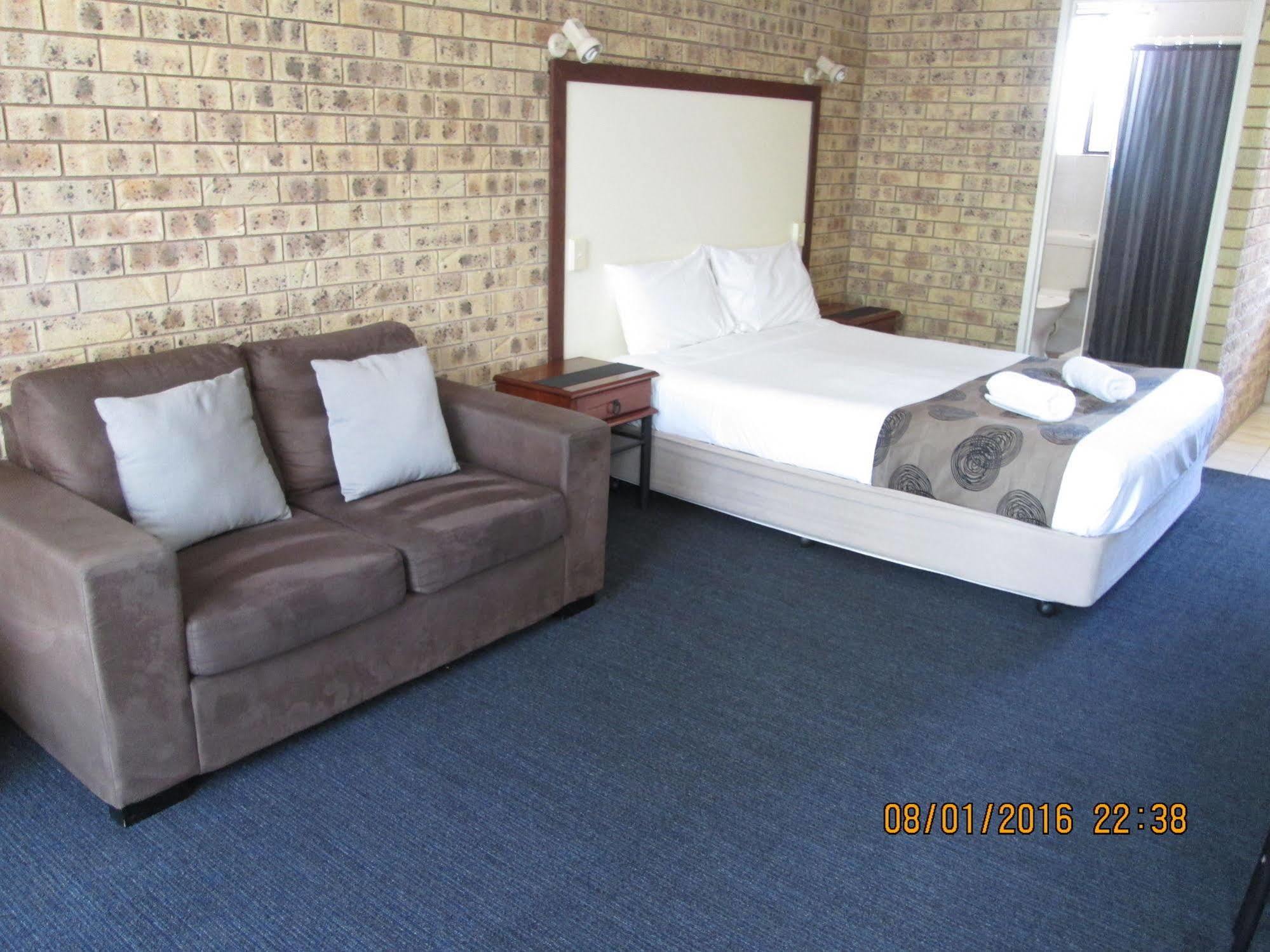 Tower Court Motel - Adults Only Haven Hervey Bay Ngoại thất bức ảnh