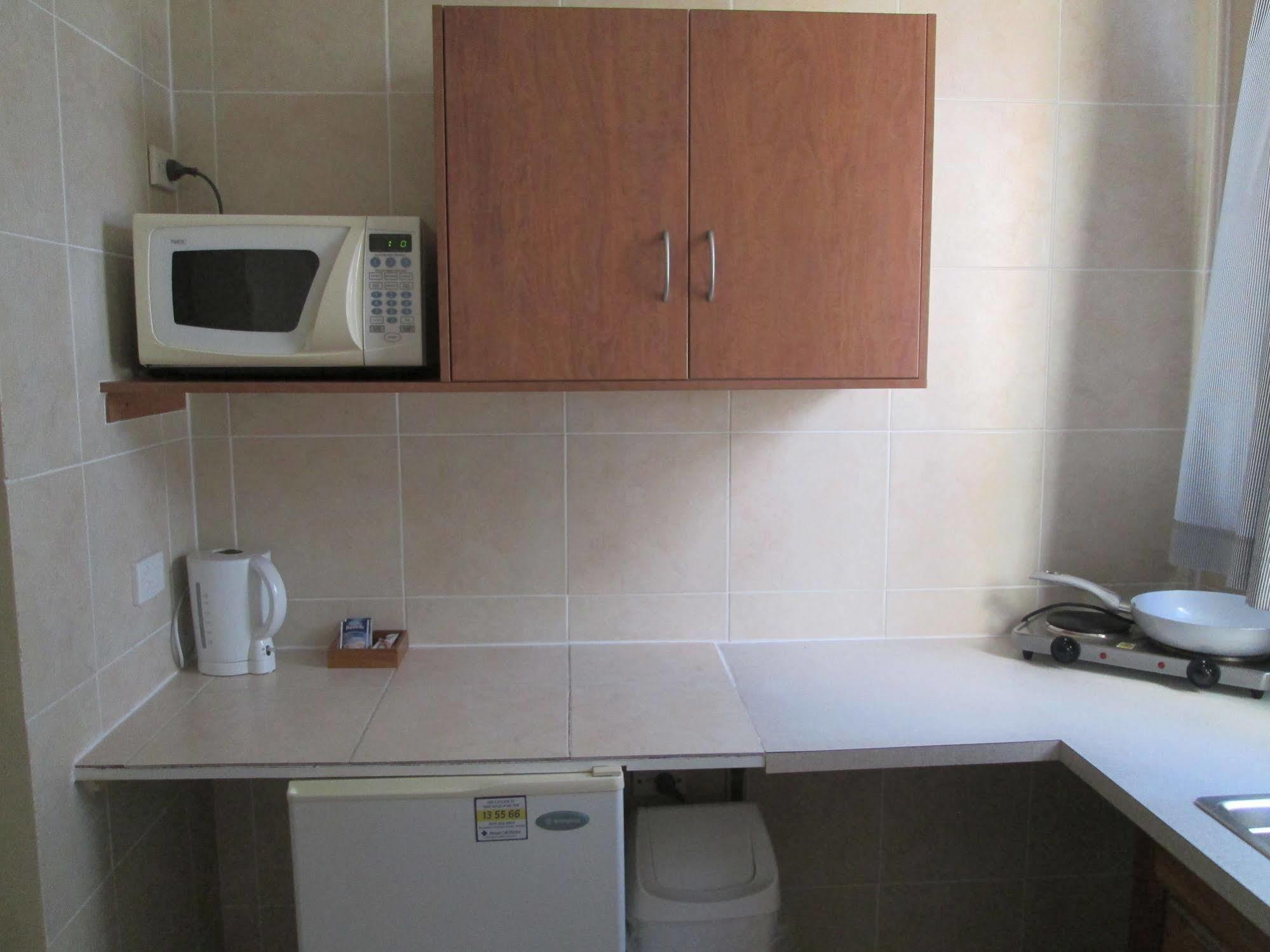 Tower Court Motel - Adults Only Haven Hervey Bay Ngoại thất bức ảnh
