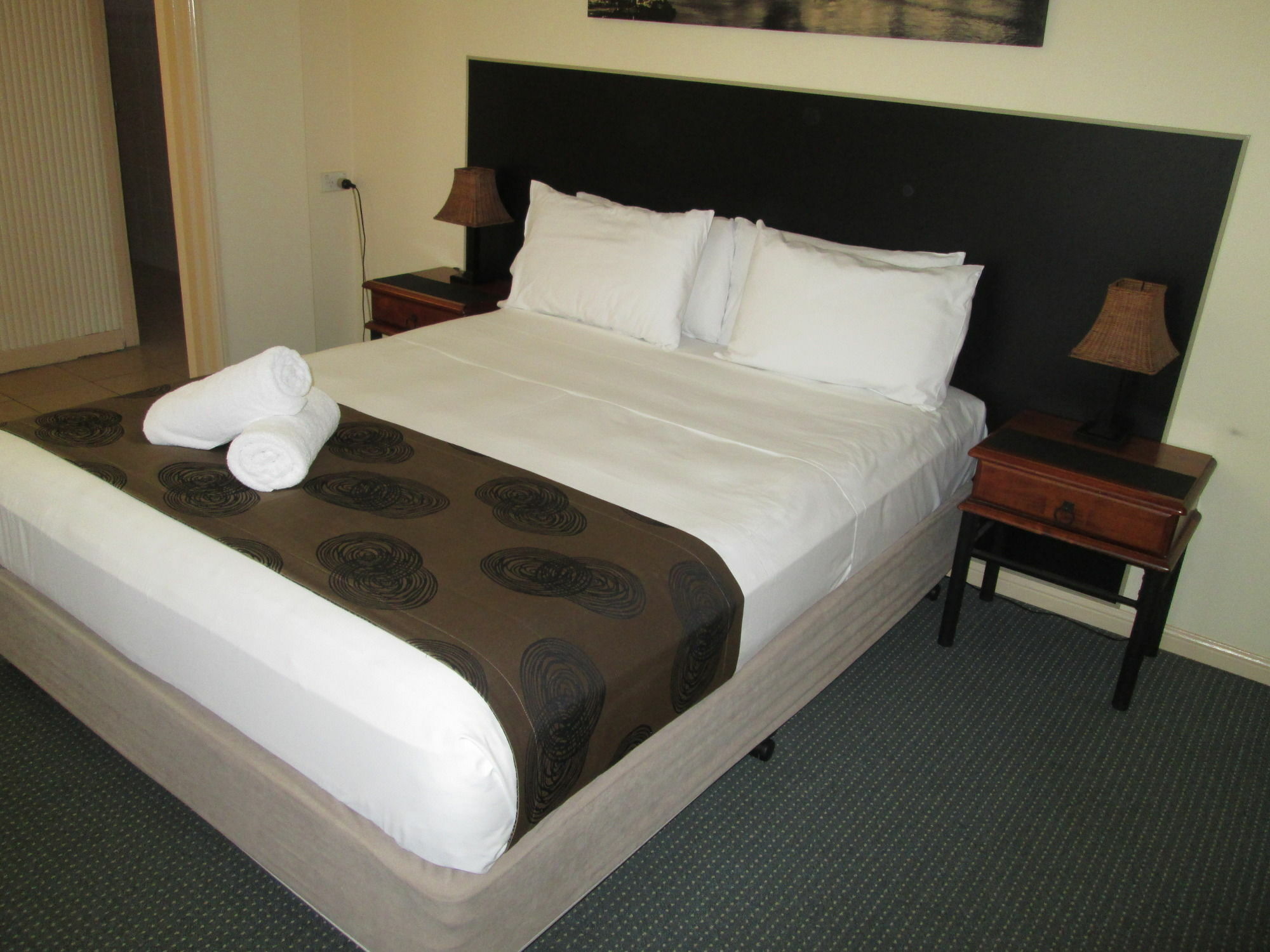 Tower Court Motel - Adults Only Haven Hervey Bay Ngoại thất bức ảnh